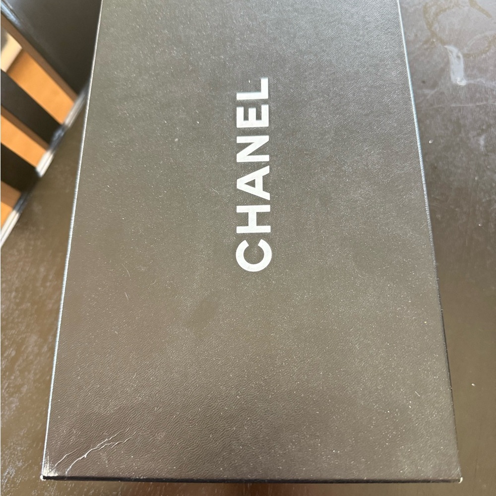 Chanel White Women's Slide heels with Gold Buckle - Picture 3 of 10